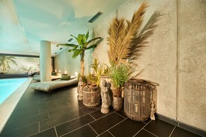 1 treatment room, massages