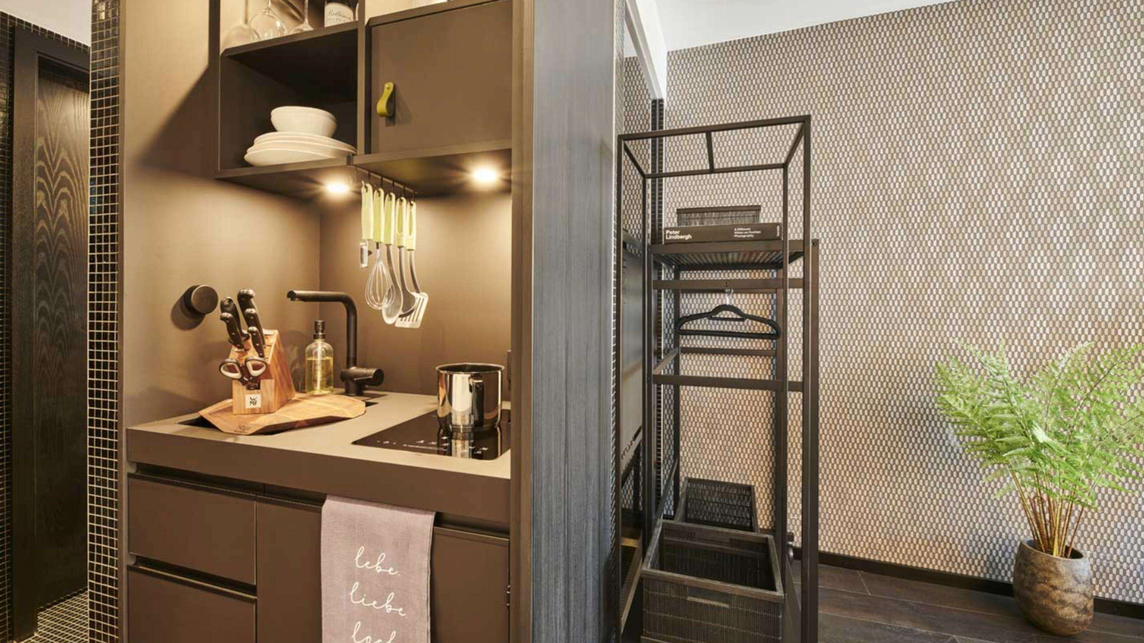 comfort double room, city view | private kitchen