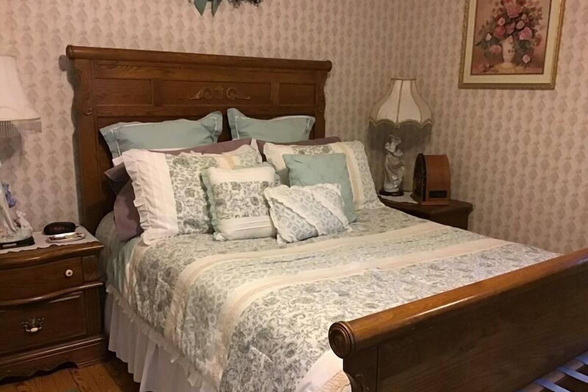 Premium-Doppelzimmer, mit Bad (Victorian Room #2) | Kostenloses WLAN, Bettwäsche