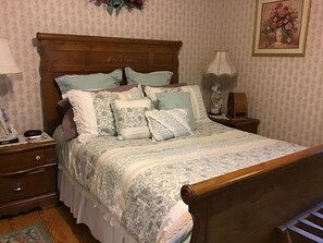 Victorian Room #2 - Brookview Manor Inn (Canadensis)