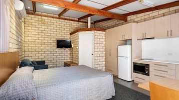 Standard Studio, Non Smoking, Kitchen (Studio Apartment)