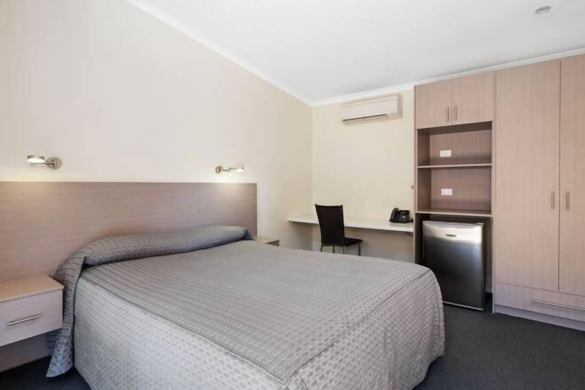 1 bedroom, iron/ironing board, free cots/infant beds, free WiFi