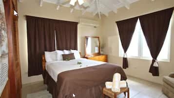 Condo có tầm nhìn toàn cảnh | 6 phòng ngủ, chăn bông, bàn ủi/dụng cụ ủi quần áo