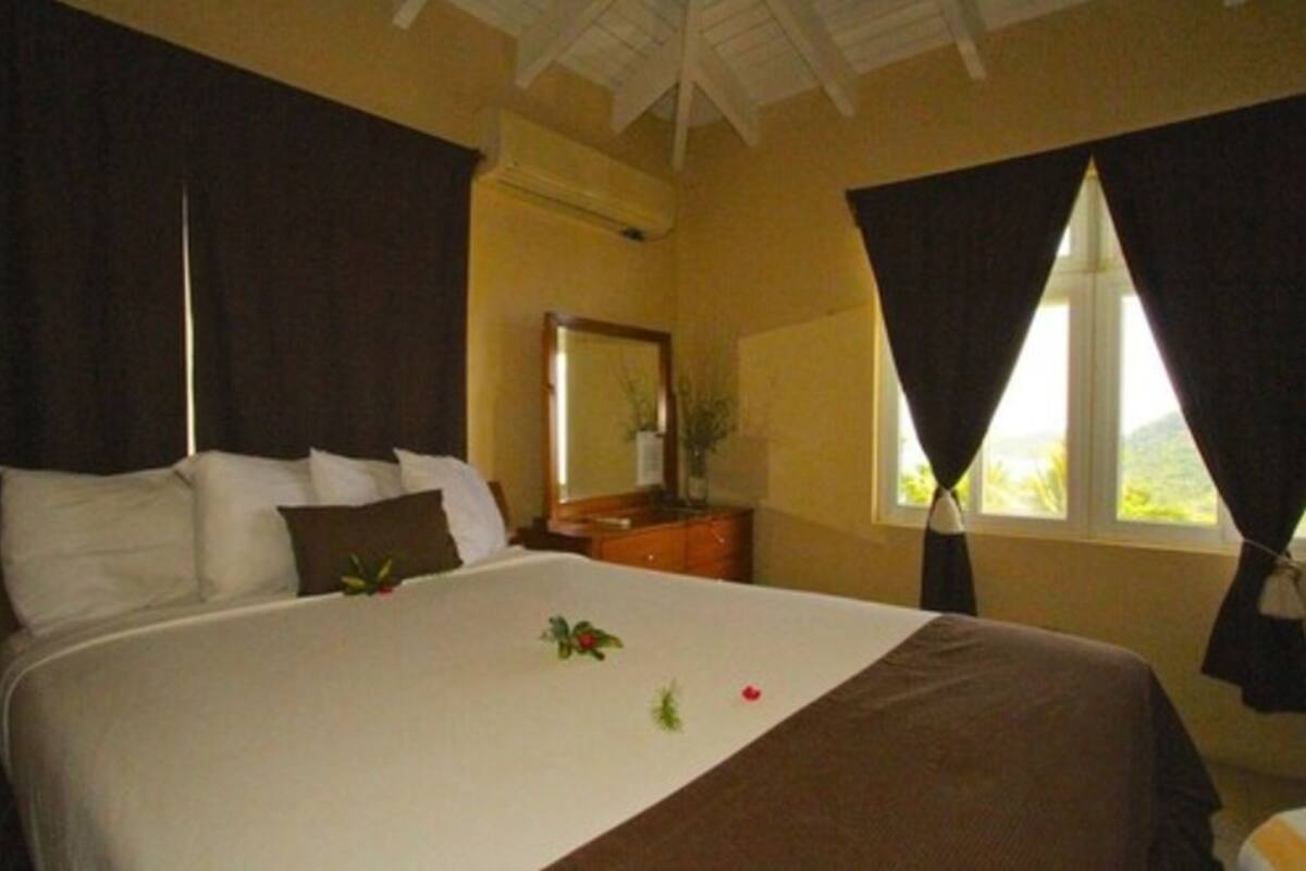 Family Double Room | 6 bedrooms, down comforters, iron/ironing board, WiFi (free)