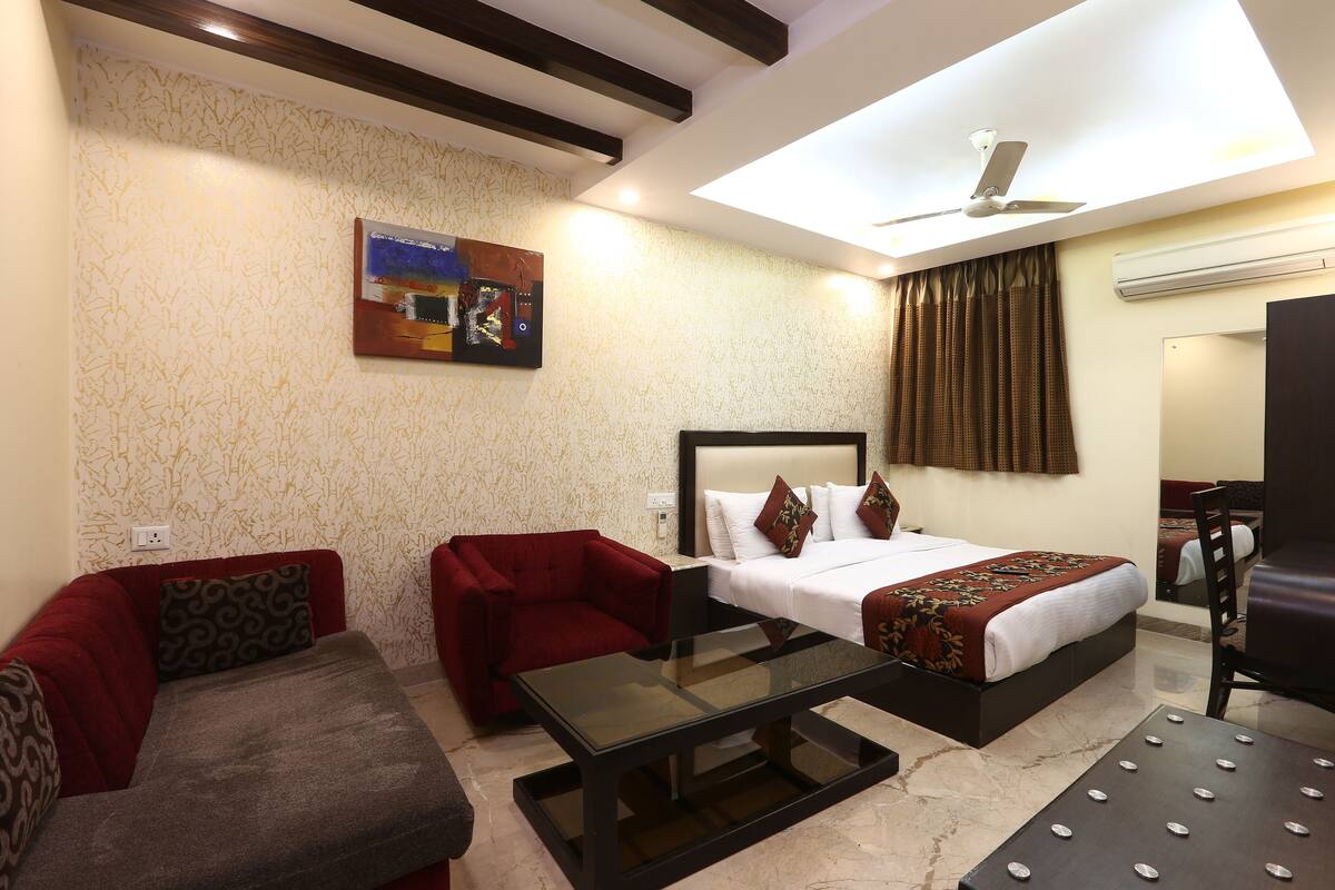 Executive Room, City View | Egyptian cotton sheets, premium bedding, memory-foam beds, in-room safe