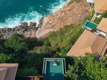 Ocean Front Pool Villa - King | 1 bedroom, premium bedding, minibar, in-room safe