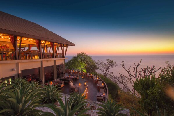 3 Restaurants, Frühstück, Mittagessen, Abendessen, thailändische Küche