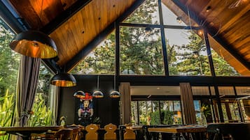 Café da manhã e jantar, culinária internacional