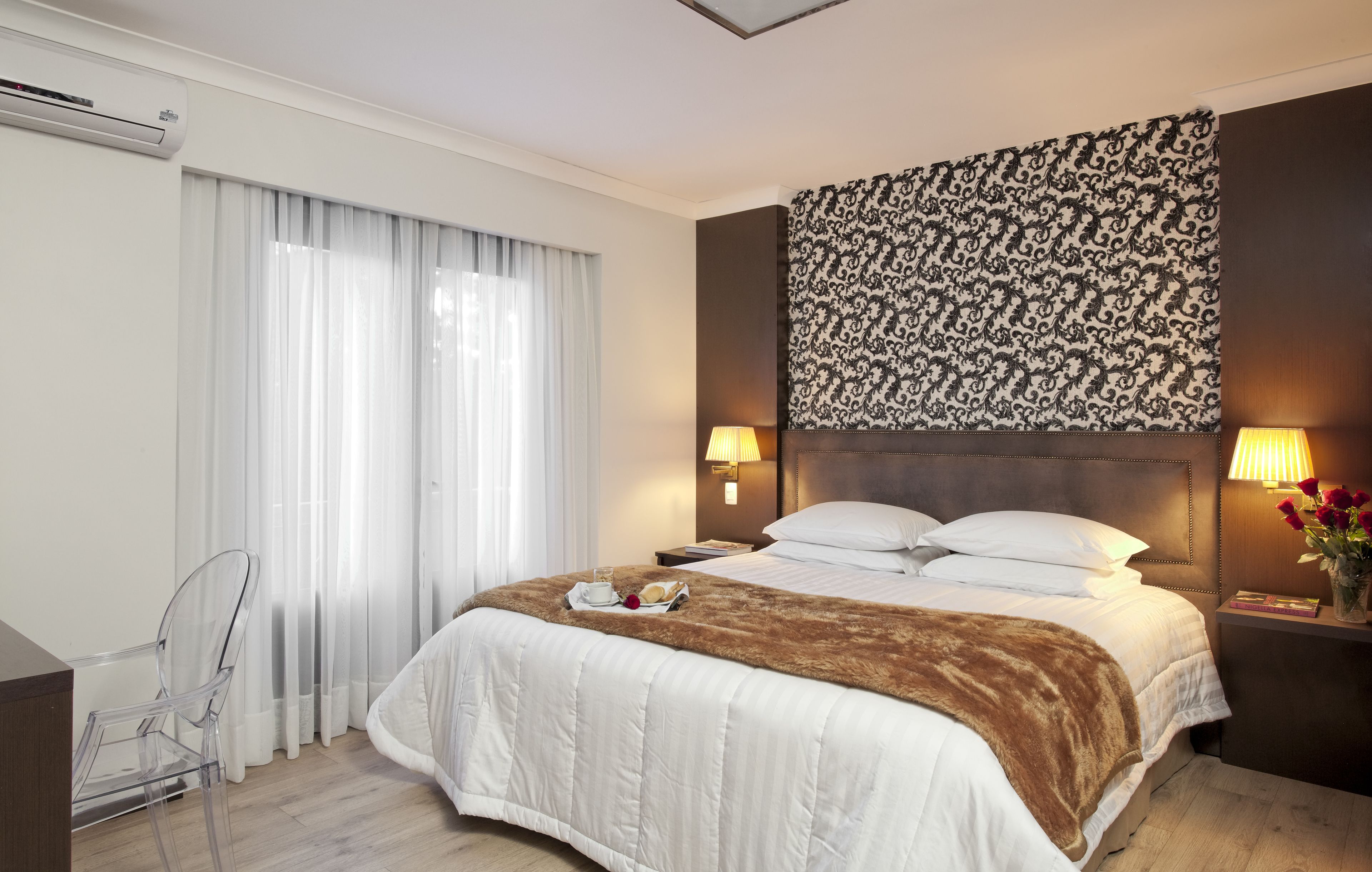 Ropa de cama hipoalergénica y minibar 