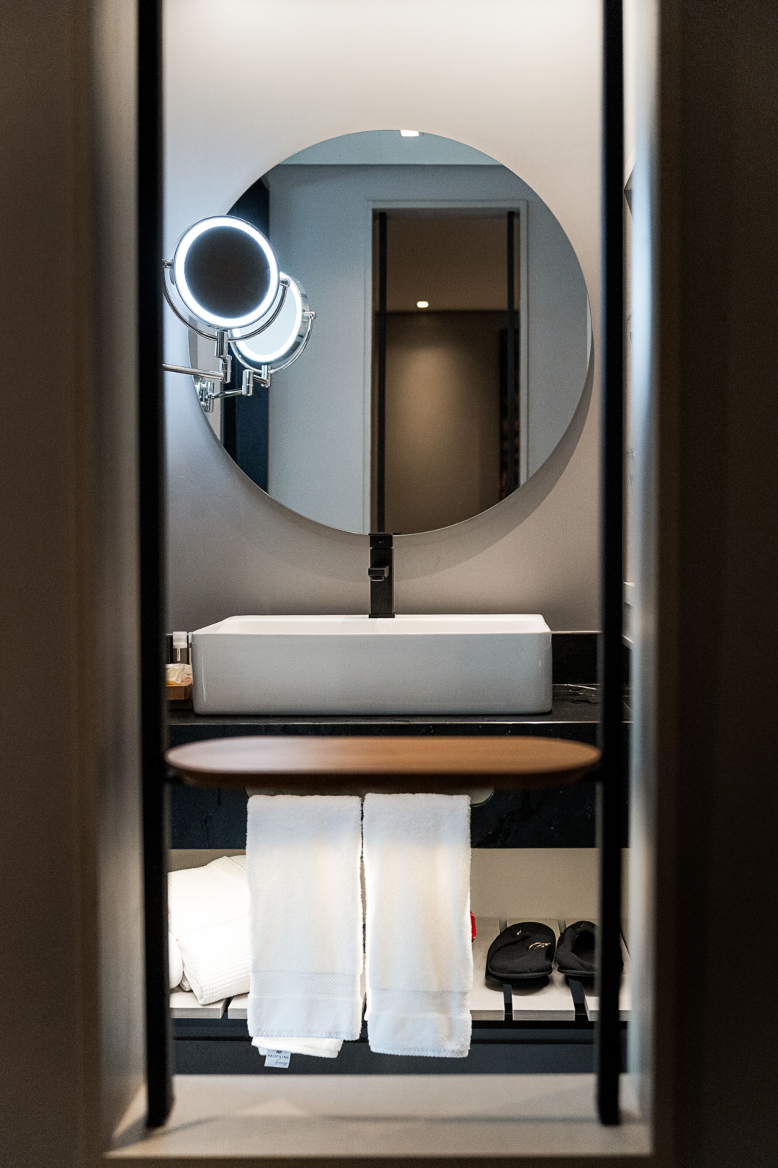 premium nó de pinho garten | bathroom | hair dryer, bidet, towels