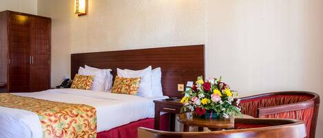Premium bedding, in-room safe, individually decorated