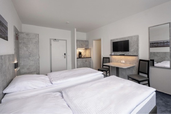 Standard Twin Room | Laptop workspace, iron/ironing board, free WiFi, bed sheets