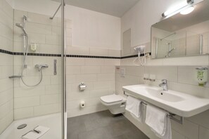 Comfort Twin Room | Bathroom - Gästehaus Lütten Klein (Rostock)