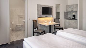 Standard Twin Room | Laptop workspace, iron/ironing board, free WiFi, bed sheets