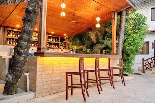 Bar junto a la alberca