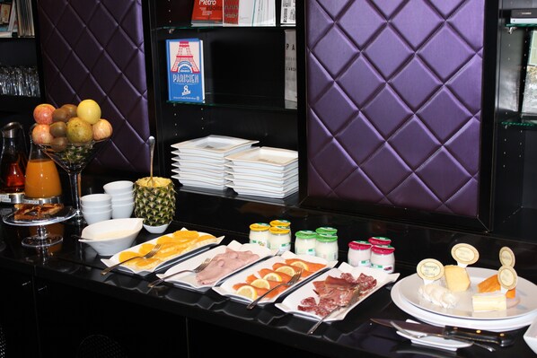 Daily buffet breakfast (EUR 20 per person)
