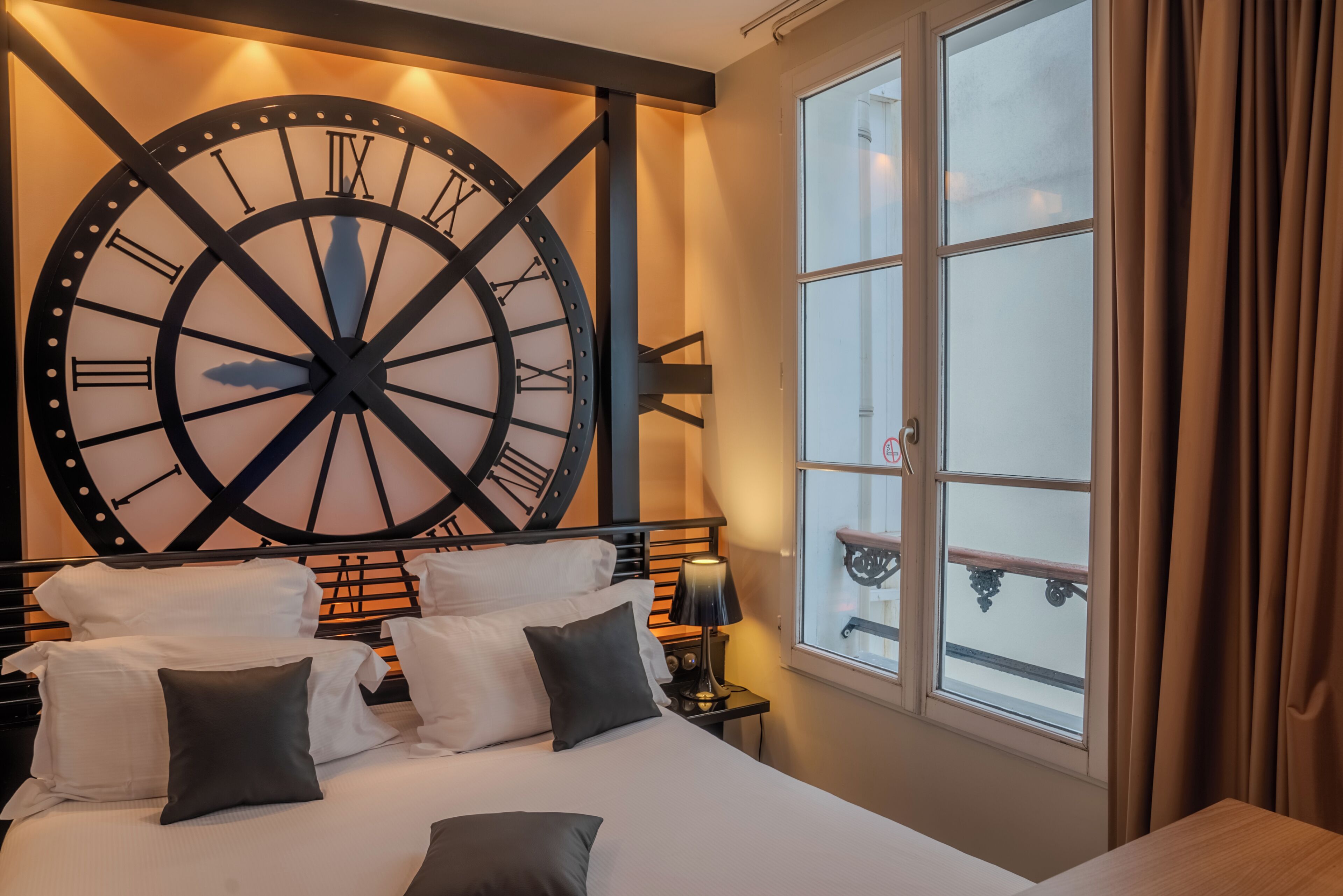 Doppelzimmer (Musée d'Orsay) | Blick auf die Straße