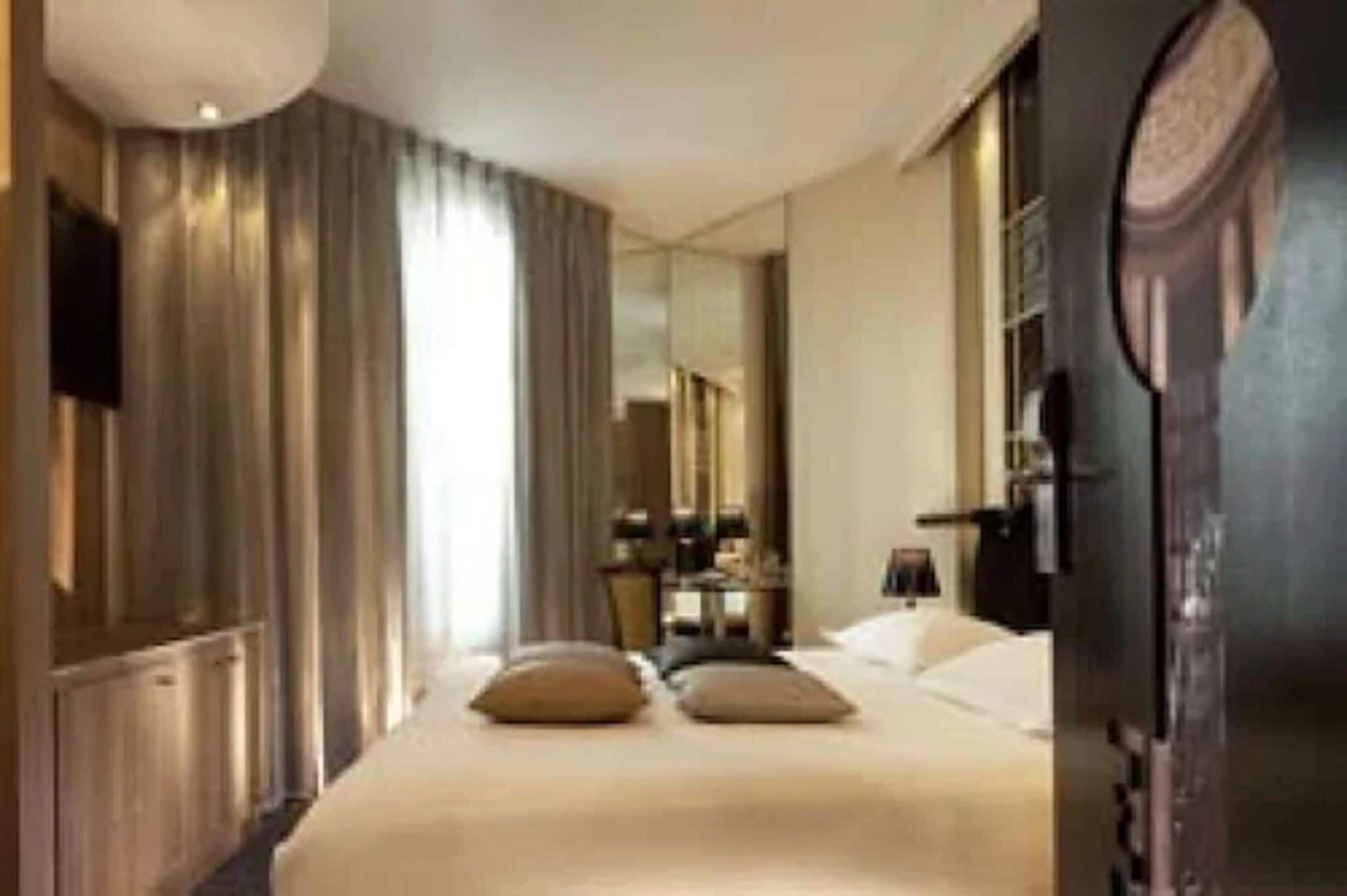 double room, trocadero with jacuzzi for 2 | 1 bedroom, egyptian cotton sheets, premium bedding, minibar