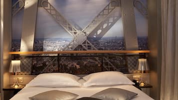 Premium bedding, in-room safe, blackout drapes, soundproofing