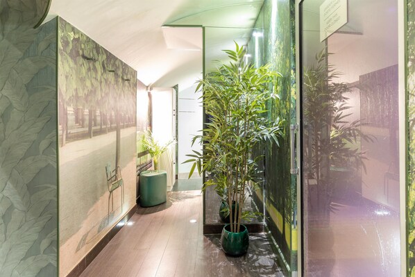 Behandlungsräume für Paare, Sauna, Whirlpool, Dampfbad