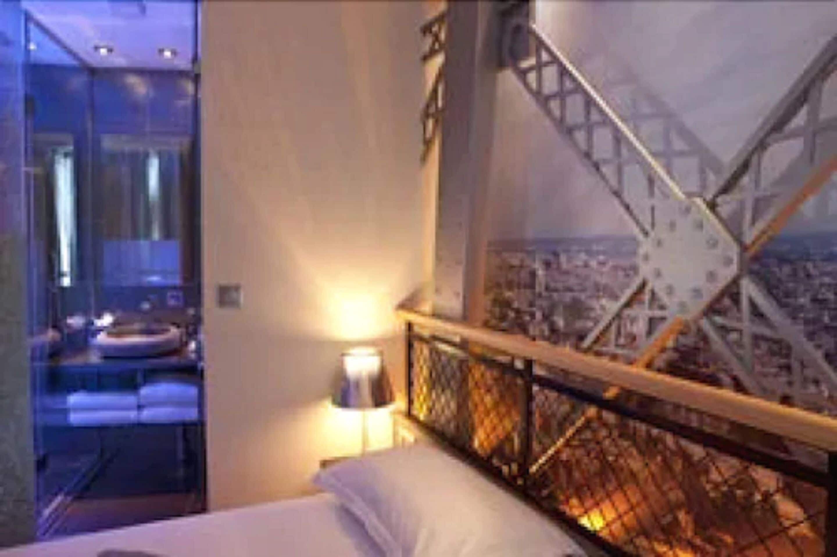 1 bedroom, egyptian cotton sheets, premium bedding, minibar