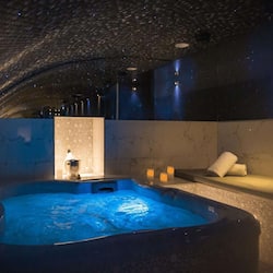 Couples treatment rooms, sauna, hot tub, steam room, Turkish bath