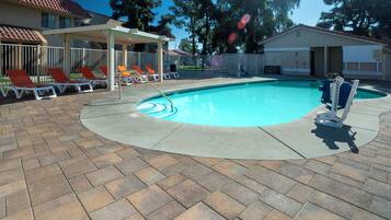 Outdoor pool, sun loungers