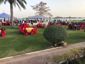 พื้นที่จัดเลี้ยงกลางแจ้ง