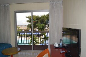 Habitación Confort doble, vistas a la piscina | Vistas desde la habitación