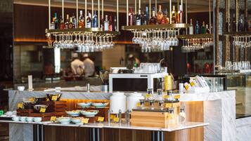 Daily buffet breakfast for a fee