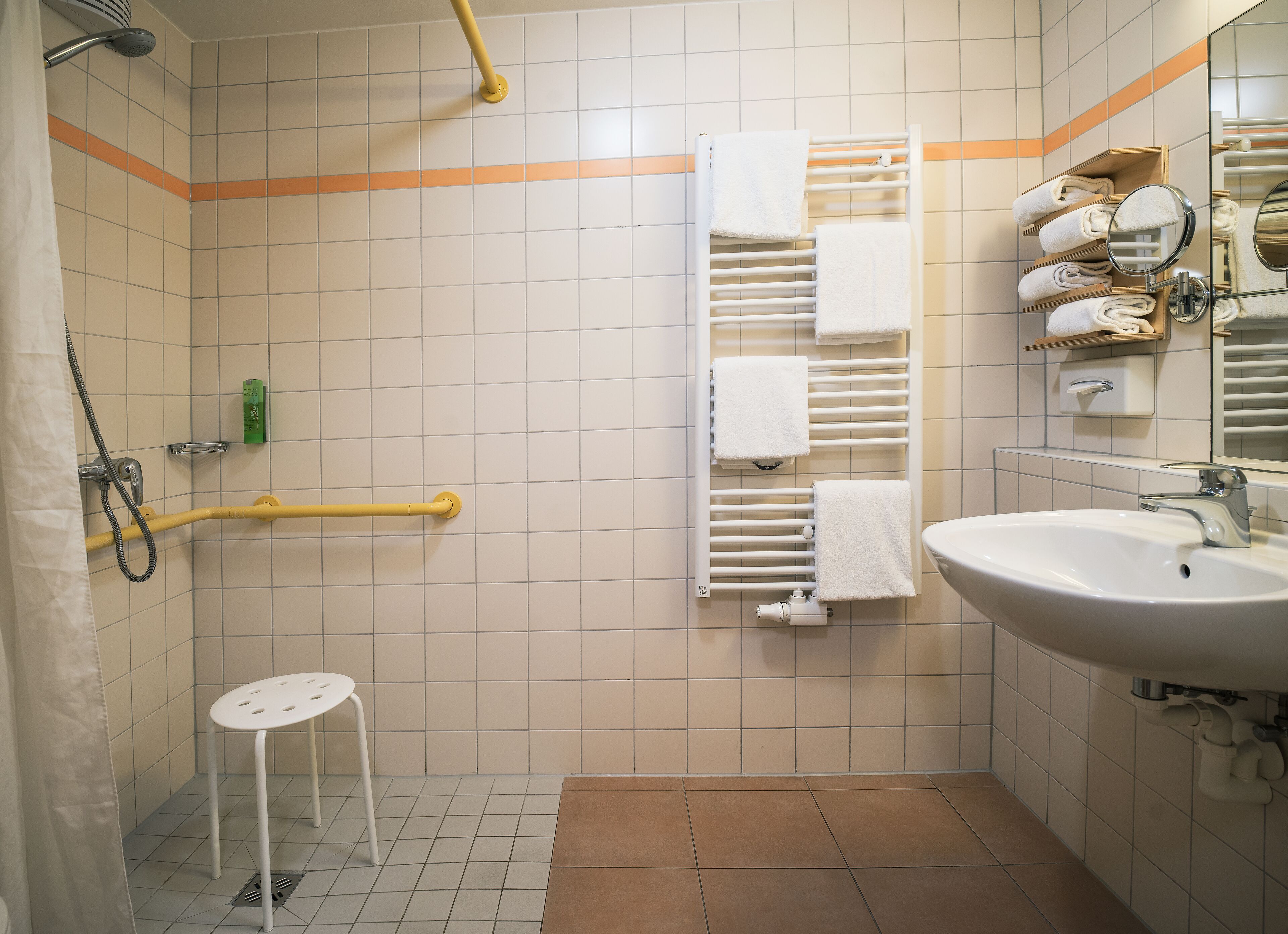 quadruple room | bathroom | shower, hair dryer, towels