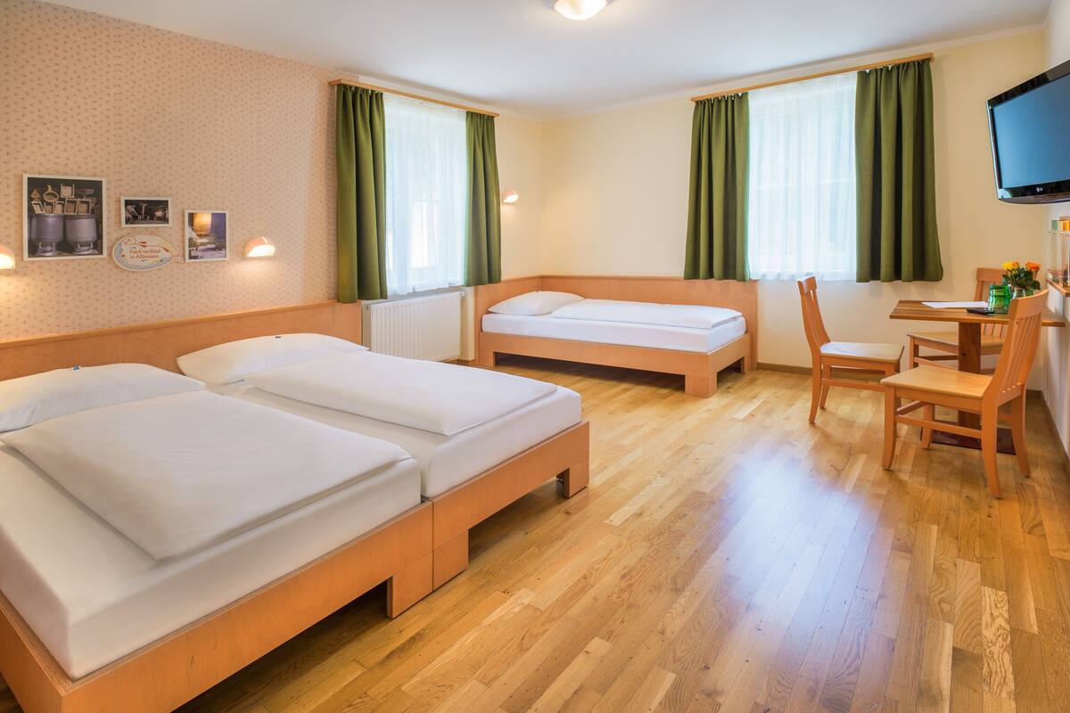 triple room | in-room safe, desk, soundproofing, wifi