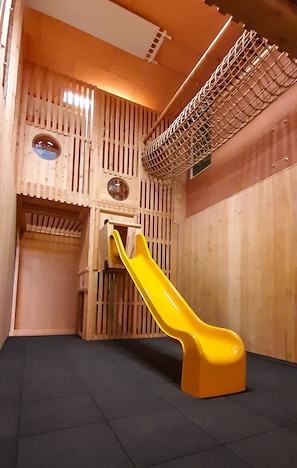 Children’s play area – indoor - JUFA Hotel Altaussee (Altaussee)