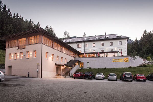 Front of property - evening/night - JUFA Hotel Altaussee (Altaussee)