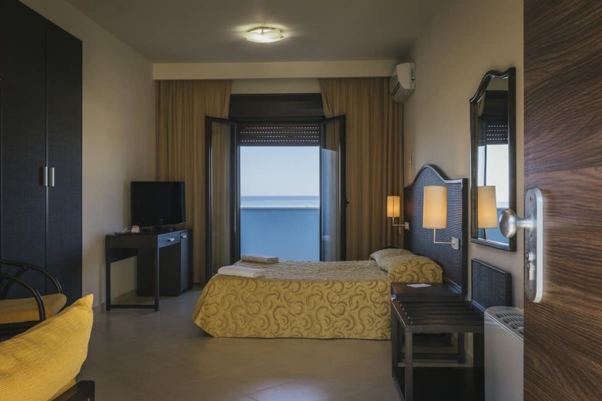 Minibar, in-room safe, individually furnished, desk