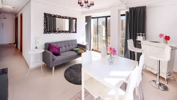 Comfort Apartment, 2 Bedrooms, Kitchen, Beach View | Living room
