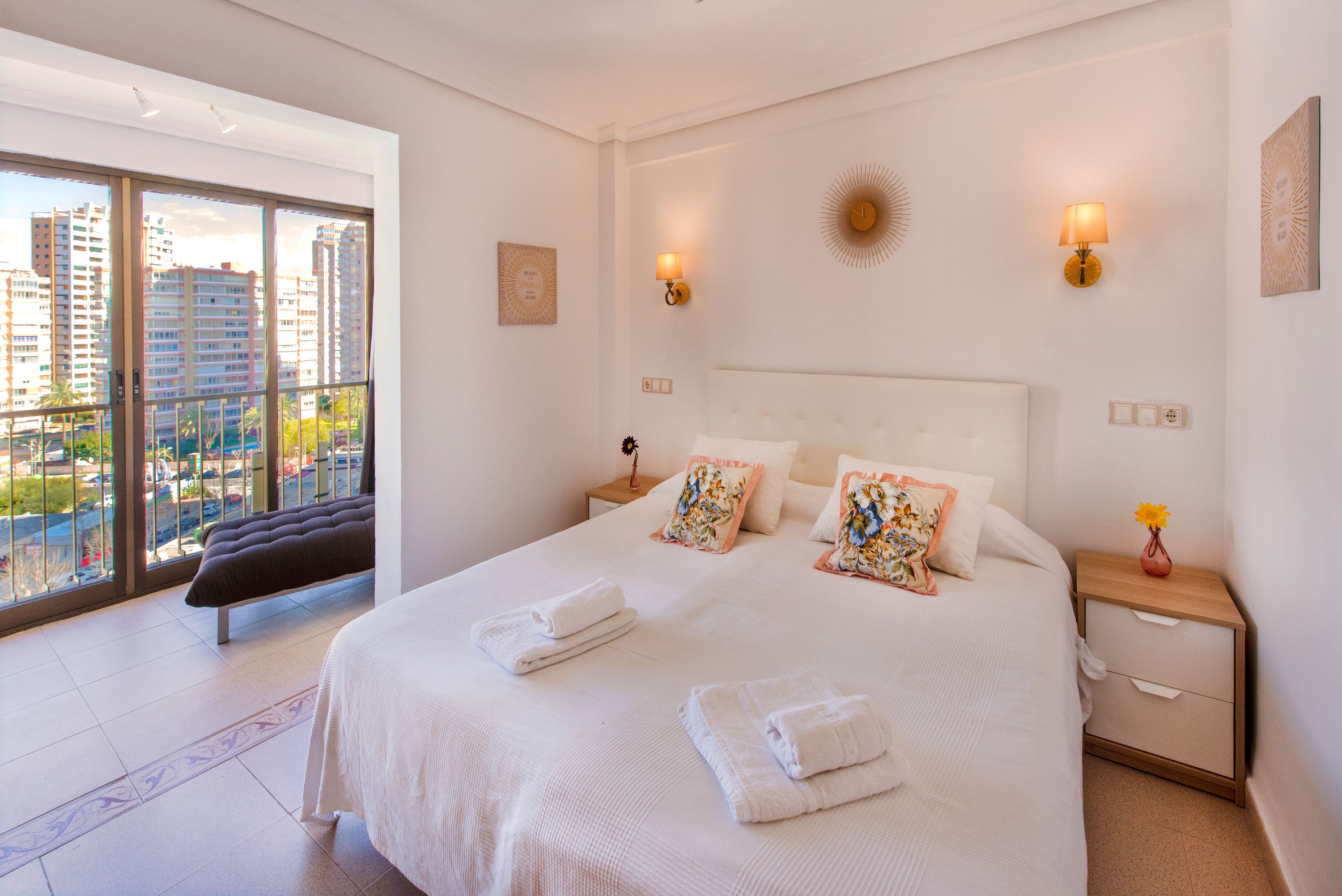 Comfort Apartment, 2 Bedrooms, Kitchen, Beach View | Living area