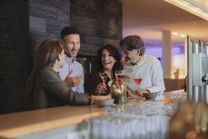 Bar (on property) - Bergland Design- und Wellnesshotel (Soelden)