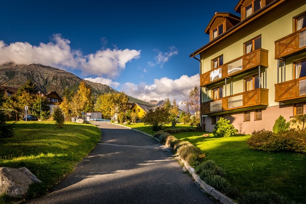 Vista frontal de la propiedad