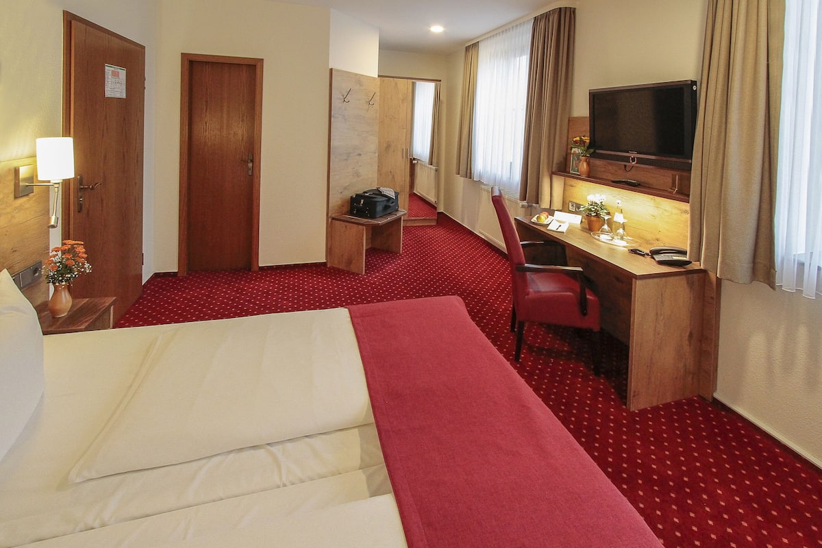 double room | desk, soundproofing, iron/ironing board, cots/infant beds