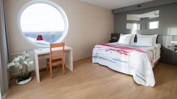 Suite | Safe på rommet, skrivebord, strykejern/-brett og barnesenger (inkludert)