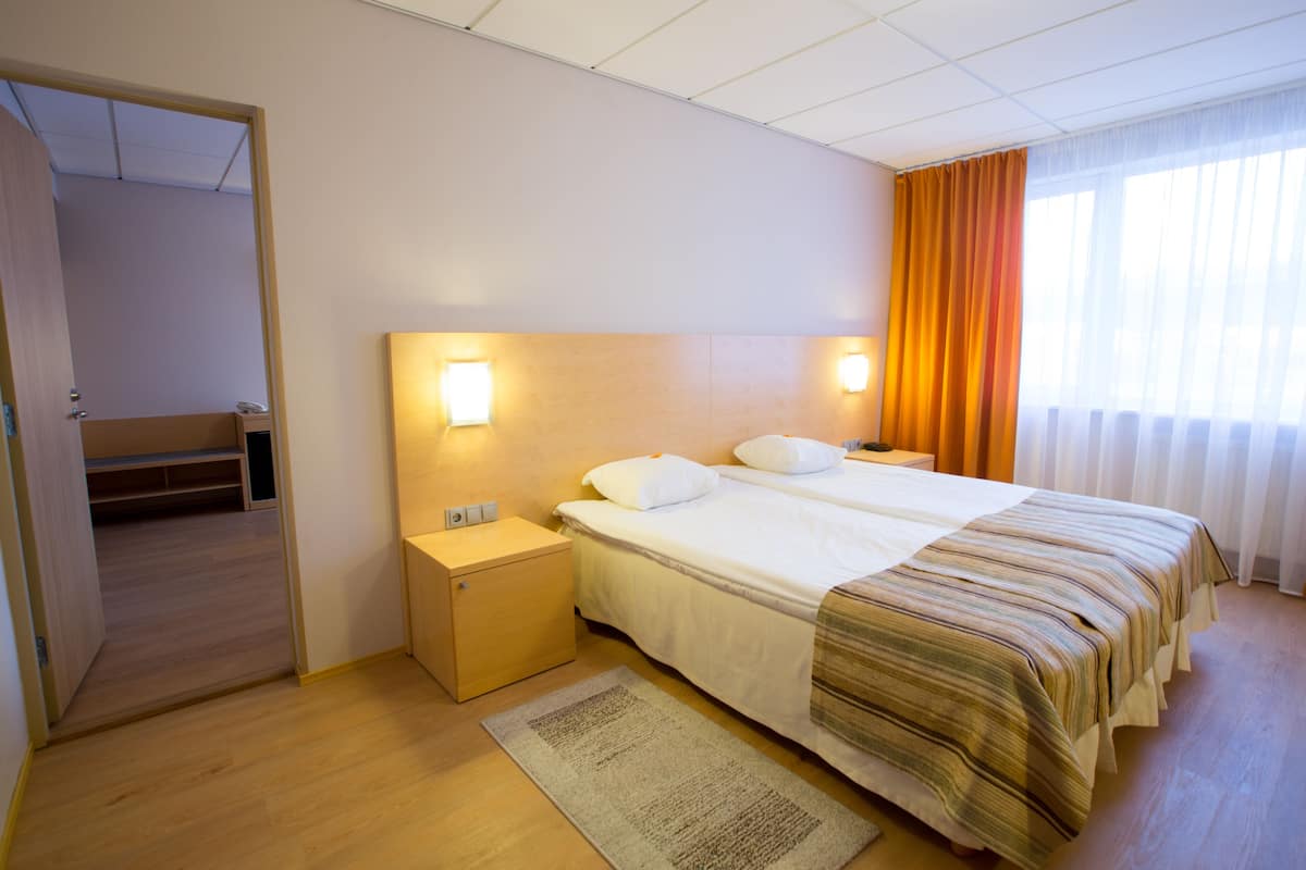 Family Room | In-room safe, desk, iron/ironing board, free cots/infant beds