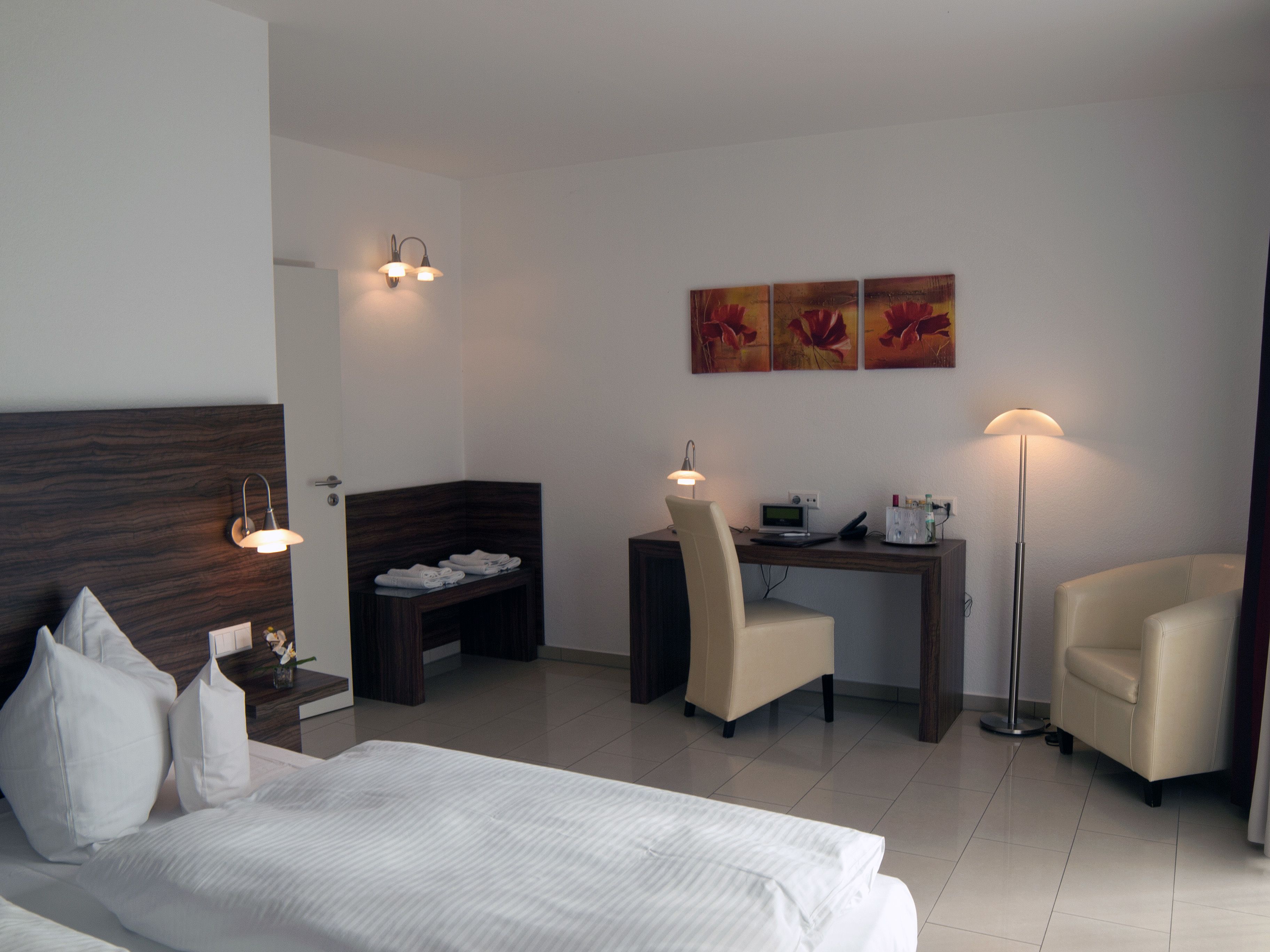 1 bedroom, desk, iron/ironing board, cots/infant beds