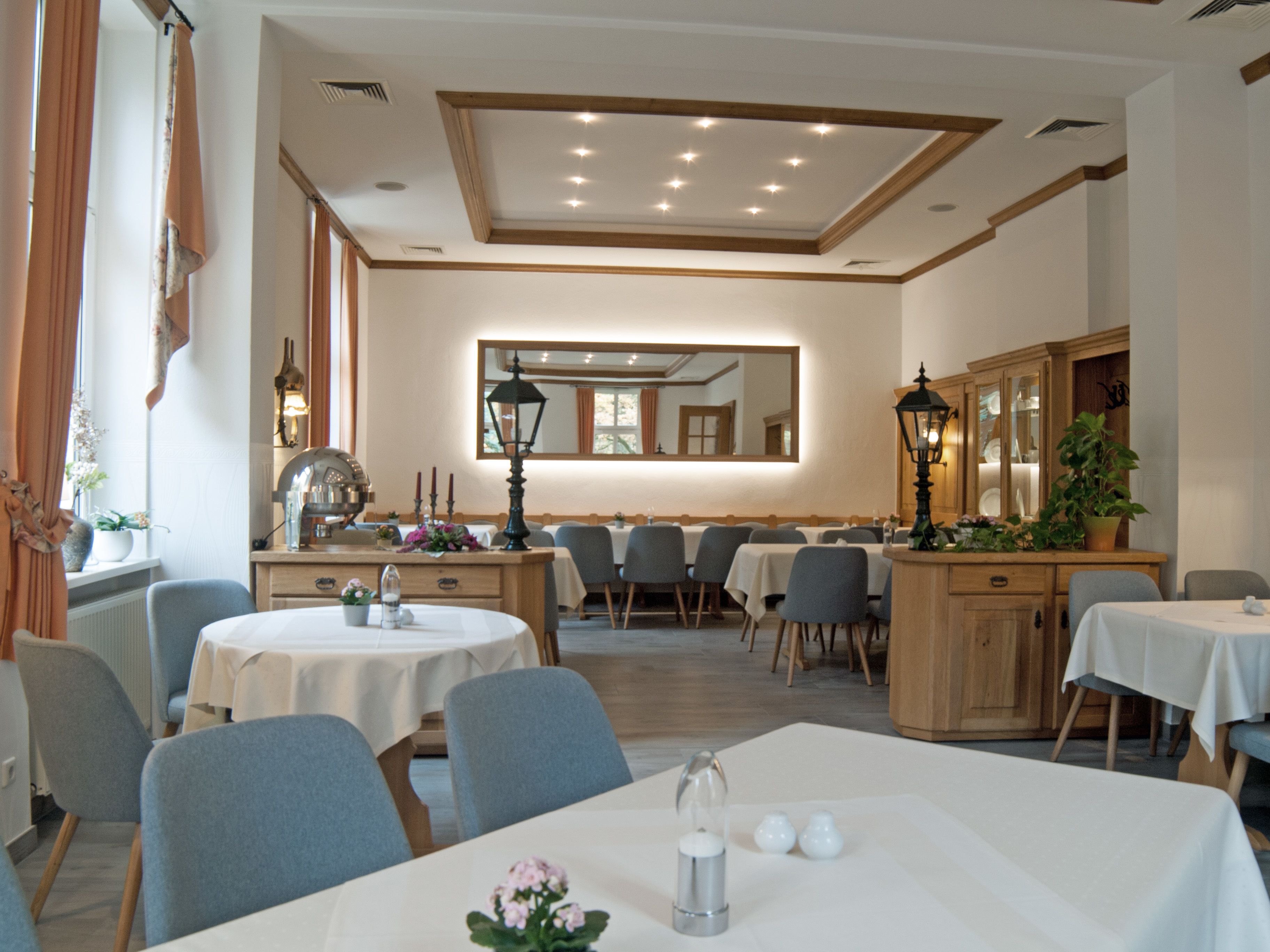 dinner and brunch served, al fresco dining