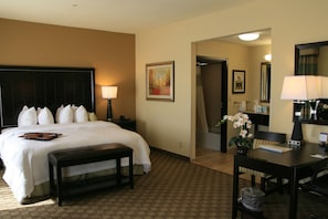 In-room safe, laptop workspace, blackout curtains, free cots/infant beds - Hampton Inn & Suites McAlester (McAlester)