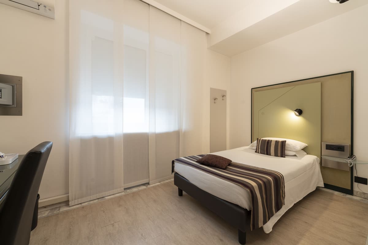 Minibar, in-room safe, desk, soundproofing