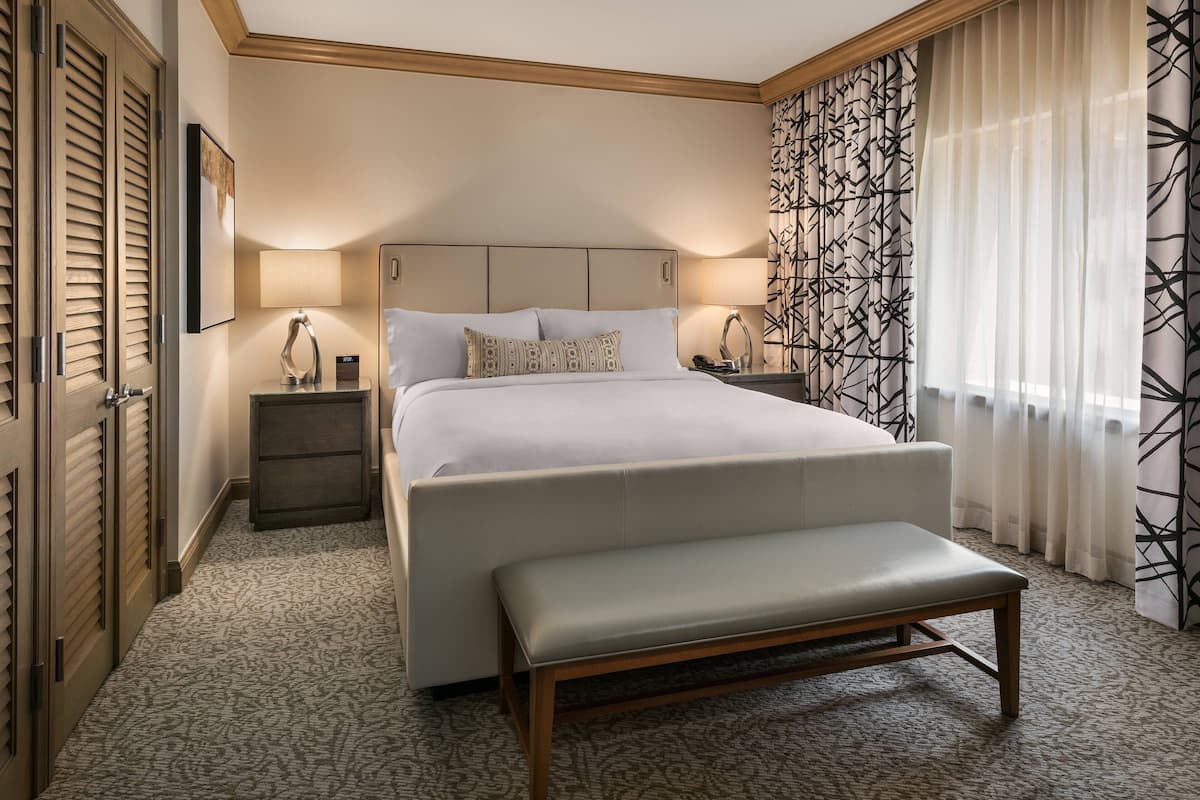 1 bedroom, Frette Italian sheets, down duvets, pillow-top beds