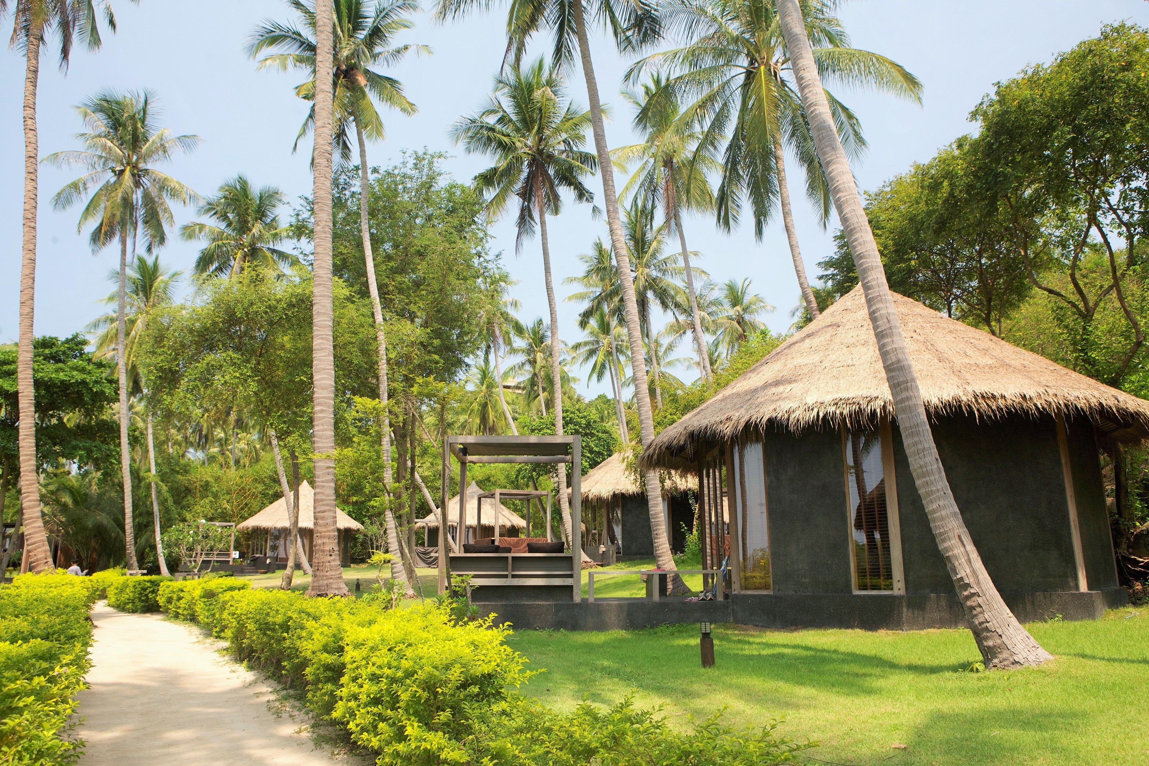 Getaway Villa | Minibar, in-room safe, desk, blackout curtains