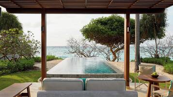 Castaway Beach Fron Pool Villa 1 Bedroom | Terrace/patio