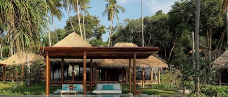 Castaway Beach Fron Pool Villa 2 Bedrooms